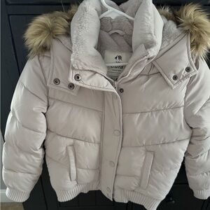 Abercrombie Kids ultra puffer Cream Puffer Jacket with Faux Fur Hood 9/10